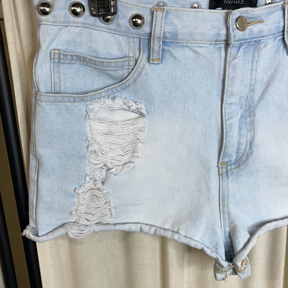 ❗️SOLD❗️FOREVER 21- HIGH WAISTED STUDDED BOOTY SHORTS 30 - Picture 3 of 7
